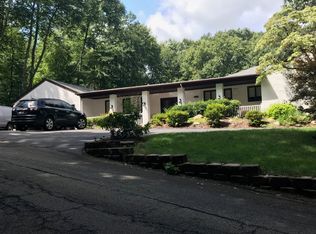 8 Birch Rd, Kinnelon, NJ 07405