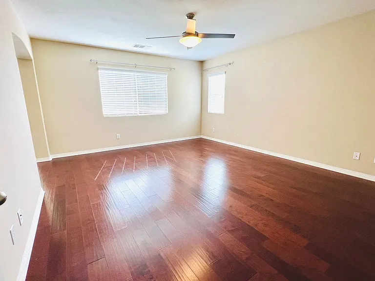 2758 Lavender St — Photo 28