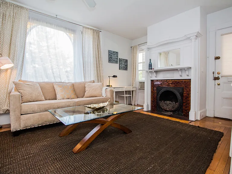 12 Chiswick Rd #2 — Photo 3