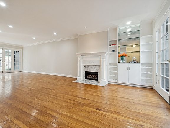 3rd image of 880 Hilldale Ave APT 3