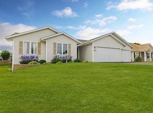 11004 Jasmine Dr, Roscoe, IL 61073