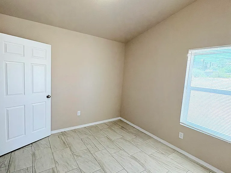 8503 Leo St #B — Photo 18