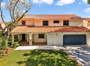 11980 S Aviary Dr, Hollywood, FL 33026
