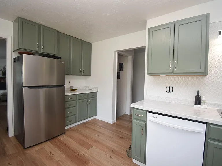 3382 Monroe Blvd — Photo 5