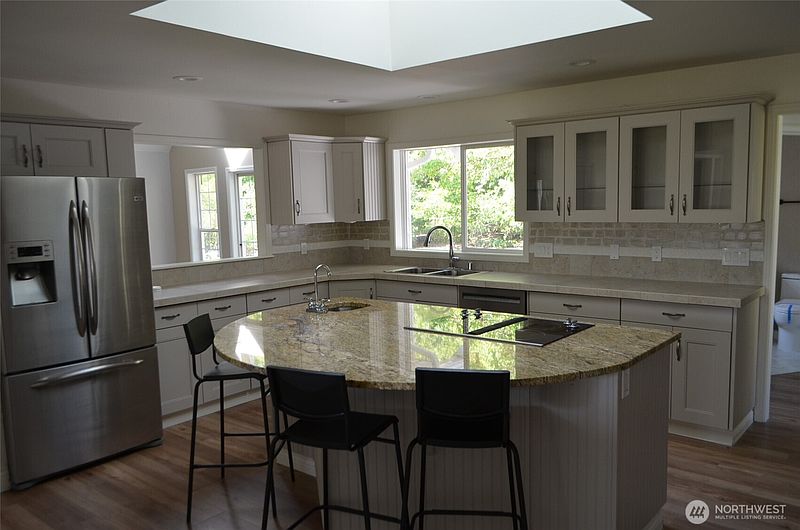 5th image of 1041 Sterk Lane
