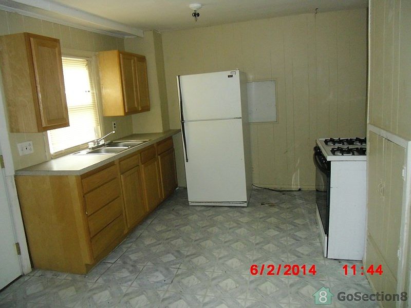 2nd image of 1301 Navarre Ave