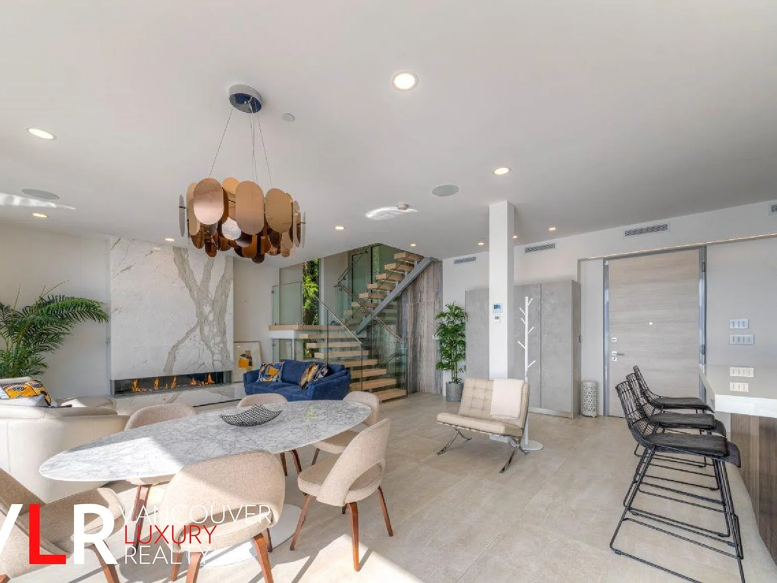 3 bed, 3600 sqft, $30,000 — Photo 2