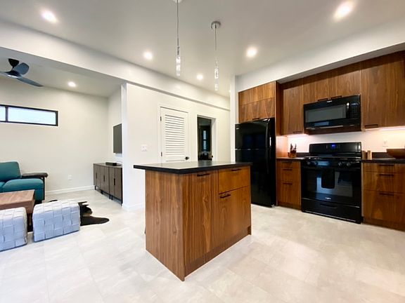 5th image of 808 Devon Ct #808