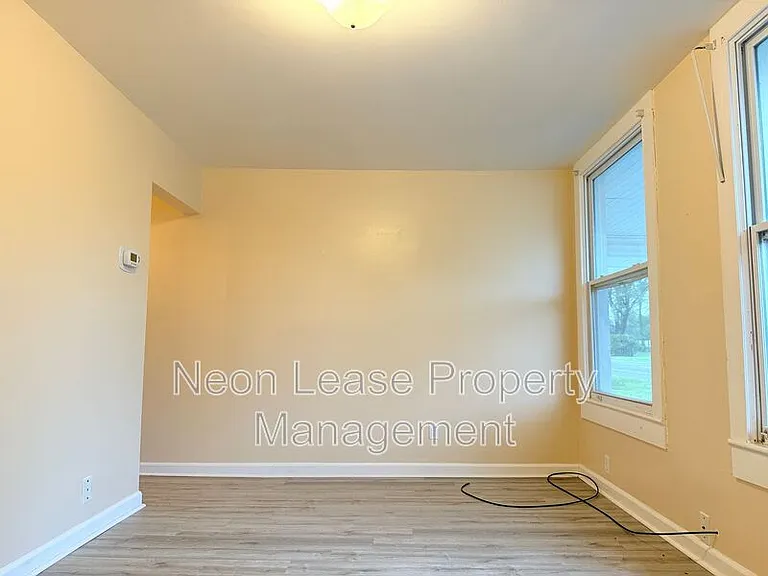 32715 Bi State Blvd #A — Photo 2