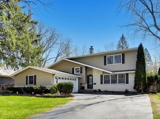 44 Swift Ln, Naperville, IL