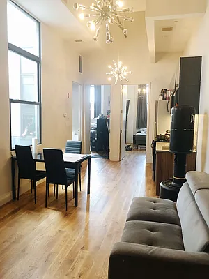 Rented by Manhattan Management LLC | media 27