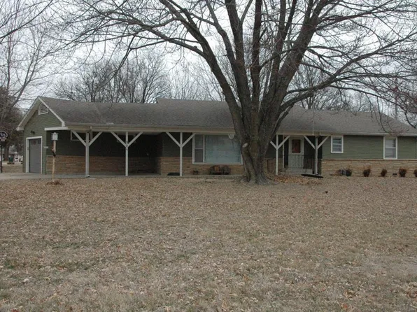 904 S 32nd St, Parsons, KS 67357