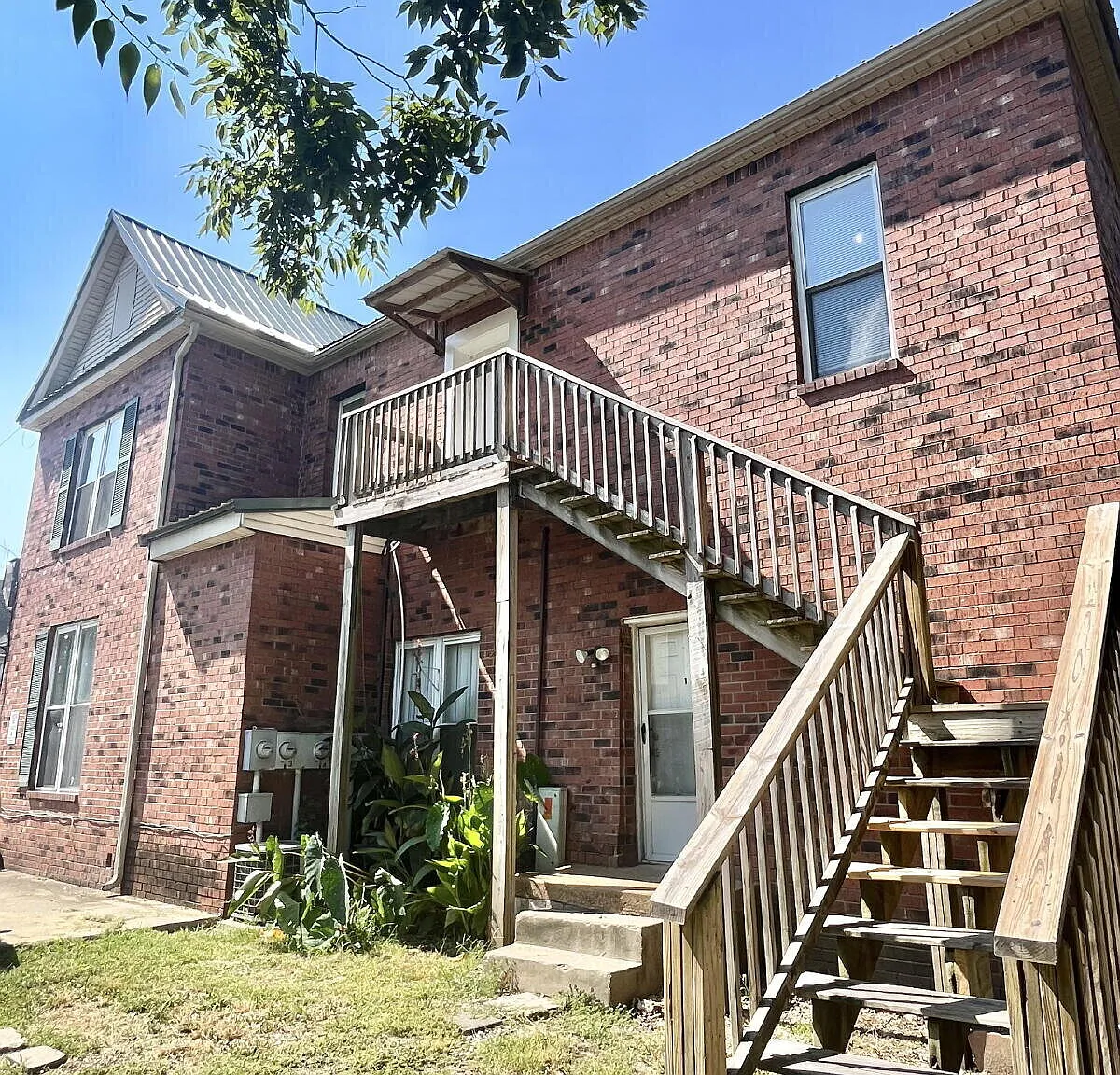 Convenient 1-Bedroom Apartment Behind the YMCA! — Photo 4