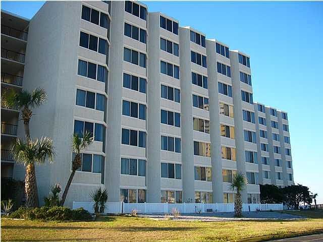 Gulf Front Complex With Pool