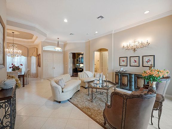 2nd image of 113 Chasewood Circle