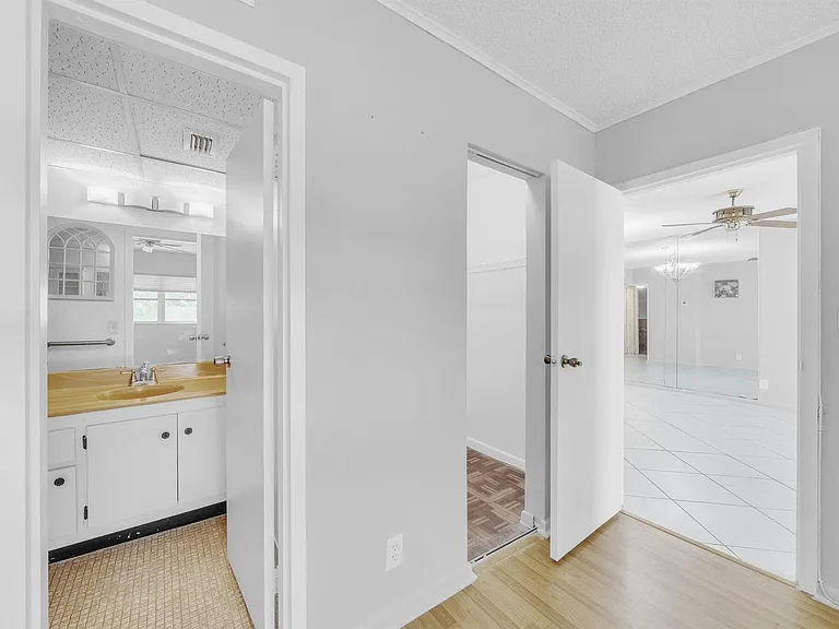 1035 Country Club Dr #407 — Photo 12