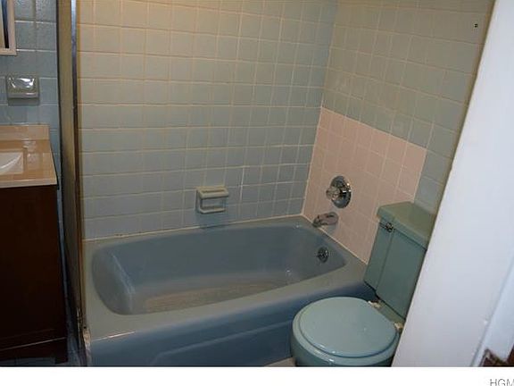3rd image of 124 N 6th Ave #1