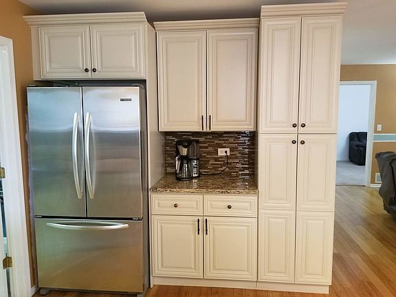 4th image of 1125 Butterfield Cir W