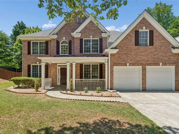1950 Blackhawk Trl, Lawrenceville, GA 30043