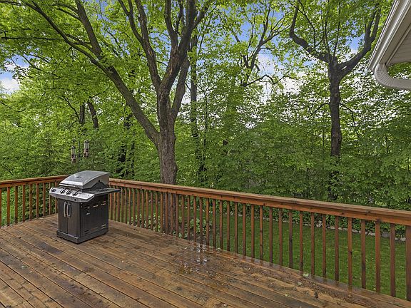 5th image of 3820 Zanzibar Ln N