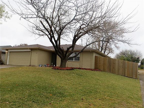 3rd image of 617 Coolwood Ln