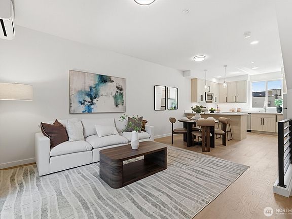 4th image of 105 NW 39 th Street #E