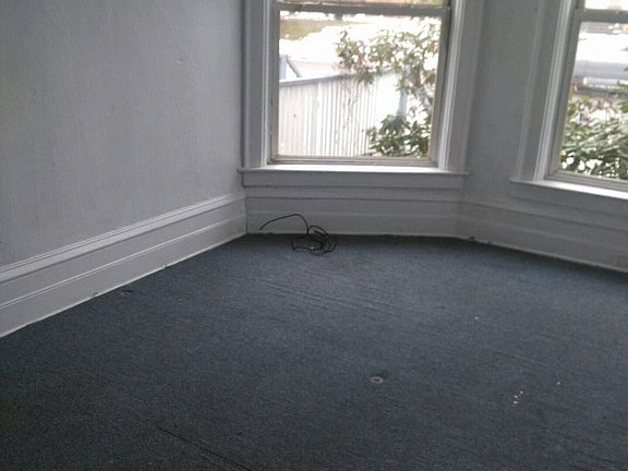 3rd image of 501 Lakeview Ave