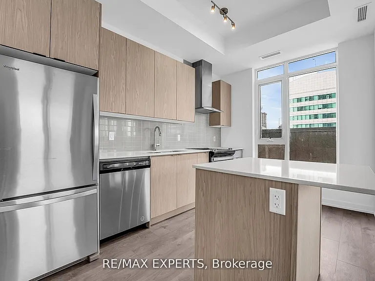 55 Duke St W #502 — Photo 13