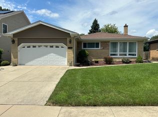 1330 N Mitchell Ave, Arlington Heights, IL 60004