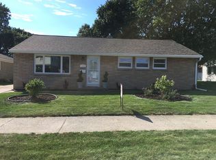 1610 S 17th St, Manitowoc, WI 54220