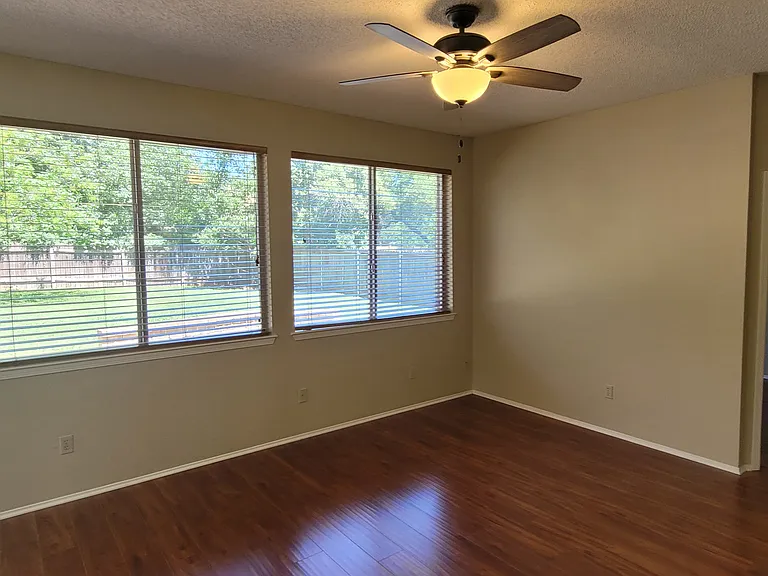 5909 Rickerhill Ln — Photo 11