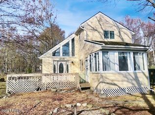 2115 Bushkill Cir, Bushkill, PA 18324