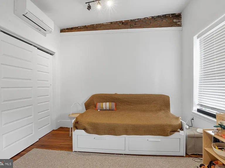 2356 E Susquehanna Ave — Photo 32