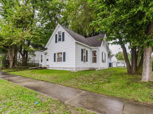 1328 N Mason St, Bloomington, IL 61701