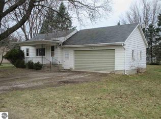 226 W Clark St, Shepherd, MI 48883