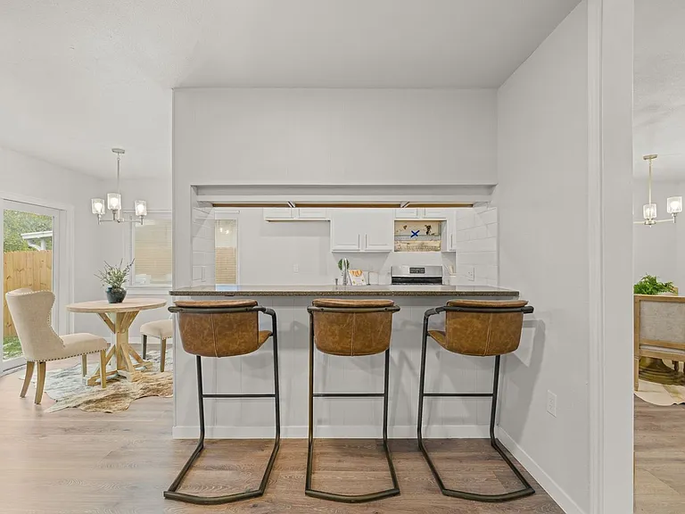 10223 Flatland Trl — Photo 7
