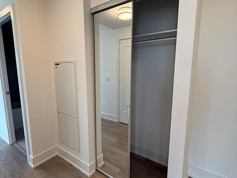 10 Inn On The Park Dr #2204 — Photo 8