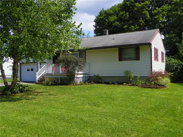 208 Burton St, Bath, NY 14810