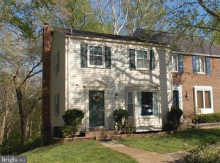 2951 Ellenwood Dr, Fairfax, VA 22031