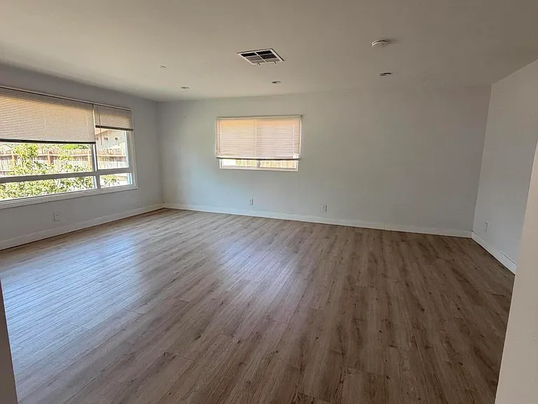 4545 Columbia Way — Photo 6