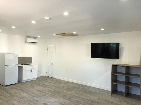 3rd image of 8245 Shoup Ave #1