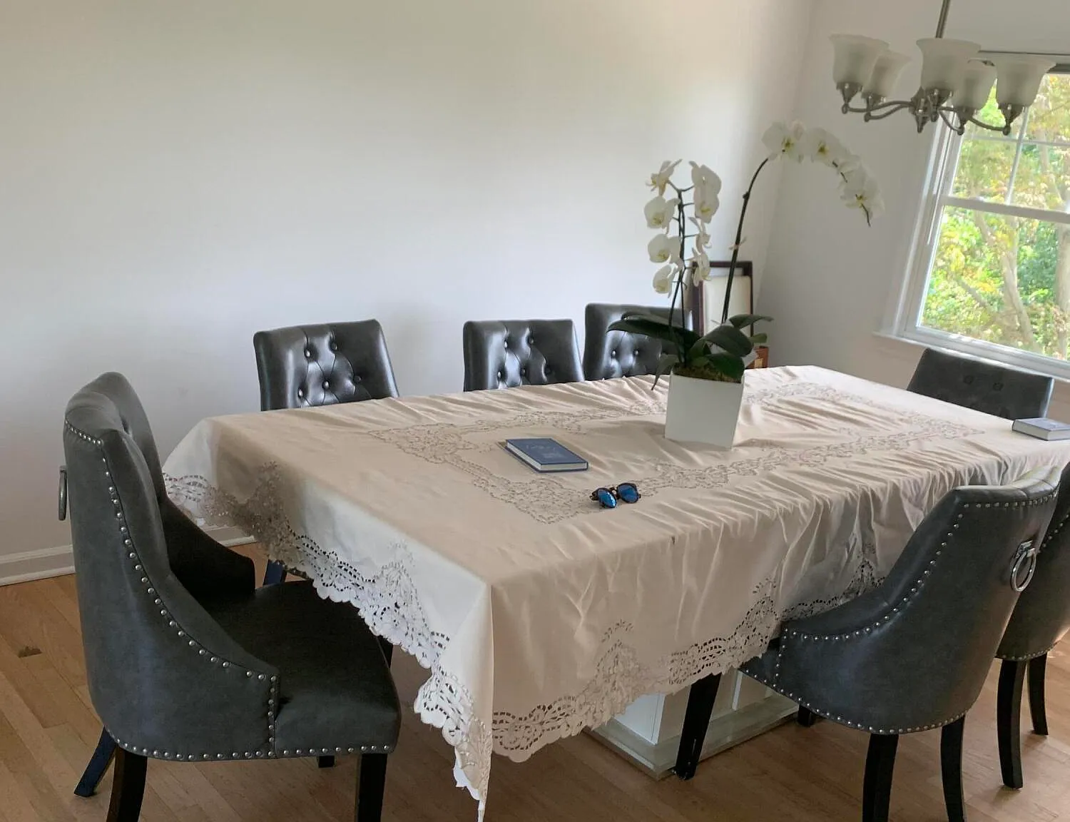 5 bed, 2250 sqft, $2,600 — Photo 3