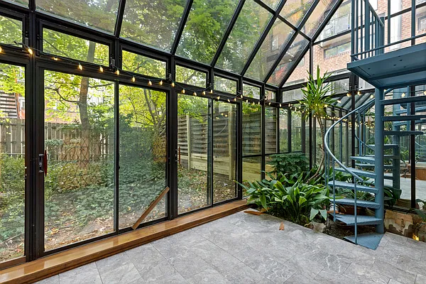 Rented by Compass | media 32