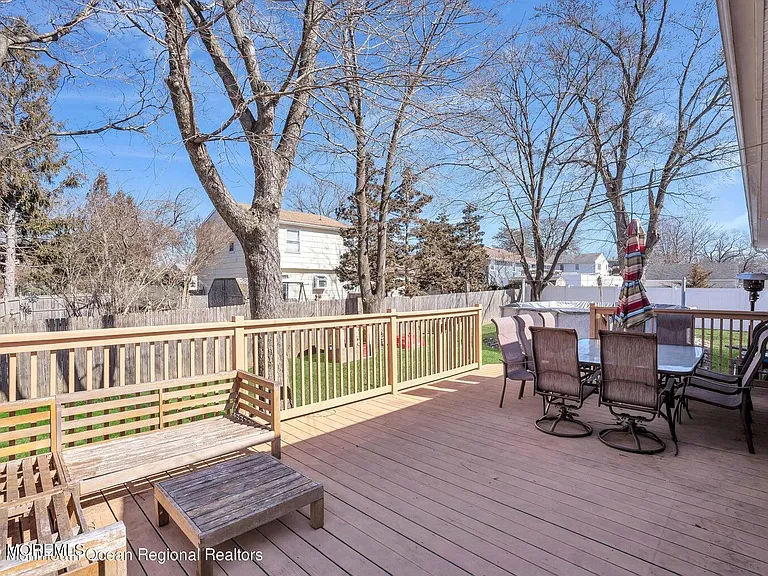 559 Dow Ave — Photo 15