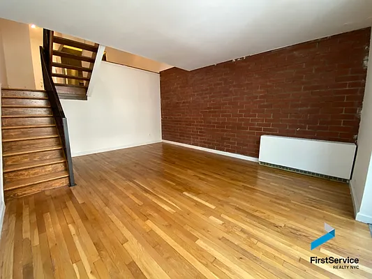 Rented by FirstService Realty (legacy) | media 28