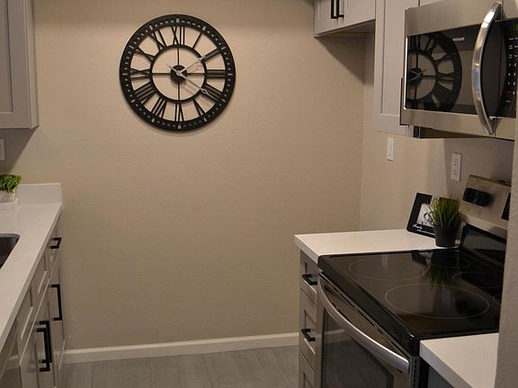2nd image of 540 N May St #1059