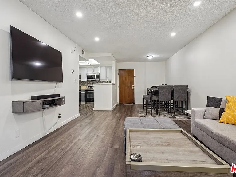 22100 Burbank Blvd #260G — Photo 7