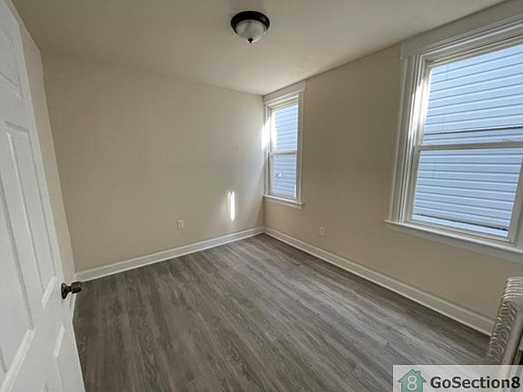 3rd image of 299 Avon Ave Floor 2