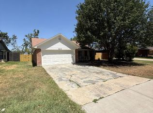 2218 Parkside Dr, Grand Prairie, TX 75052