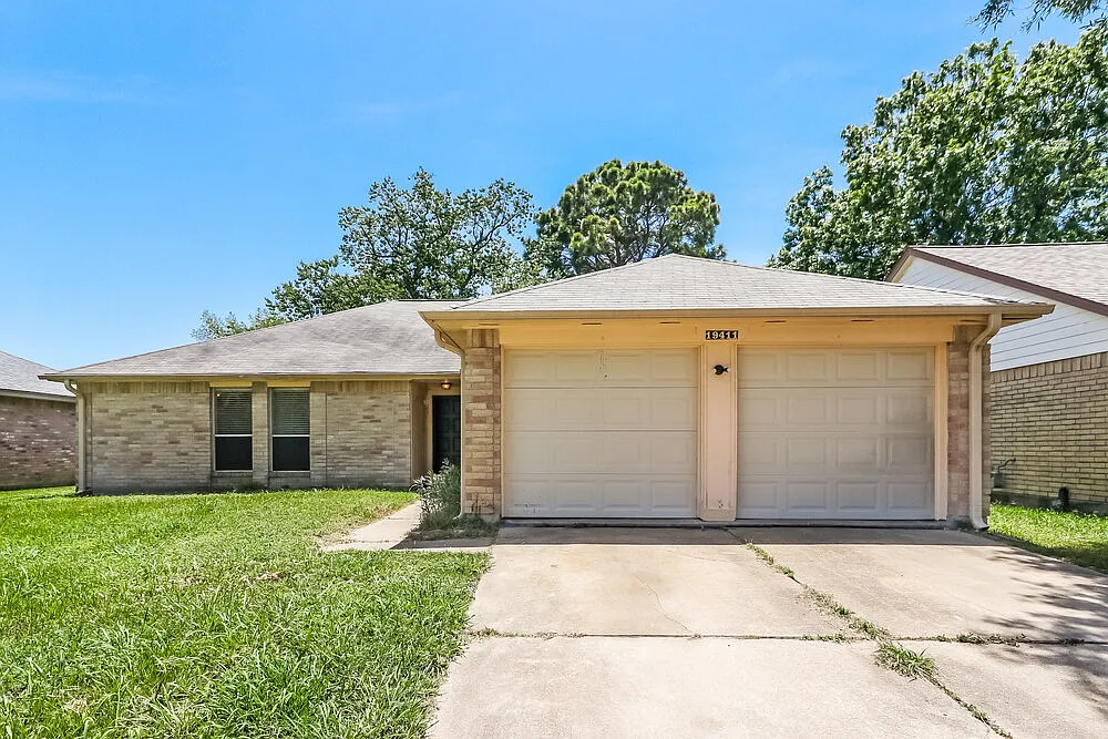 4 bed, 2.0 bath, 1661 sqft, $1,790 — Photo 1